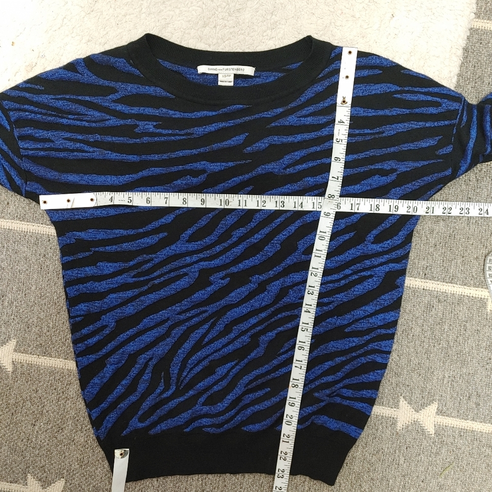 Diane Von Furstenberg wool zebra sweater size XS - Picture 13 of 13